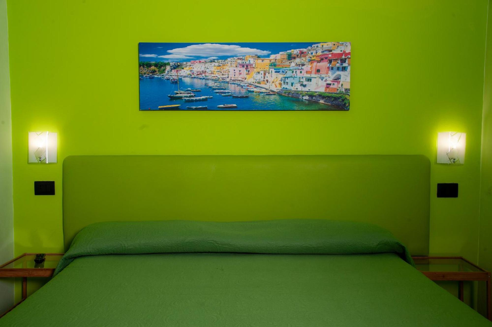 Palazzo Carafa Della Spina Room And Apartment 나폴리 외부 사진