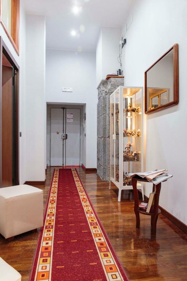 Palazzo Carafa Della Spina Room And Apartment 나폴리 외부 사진
